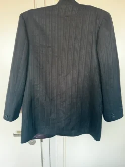 Klassinen tummanharmaa liituraitapuku – Koko 44