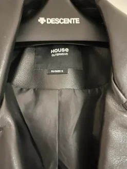 Kurtka a’la skórzana House rozm S ramoneska