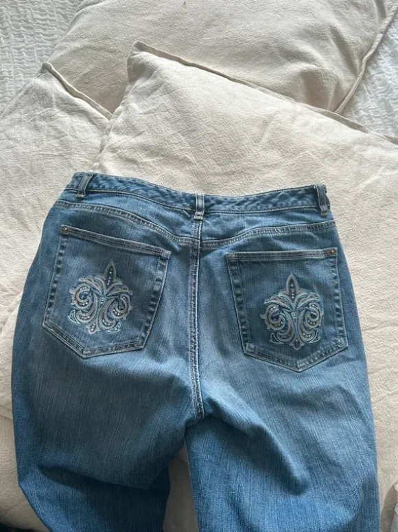 Kuviolliset vintagefarkut