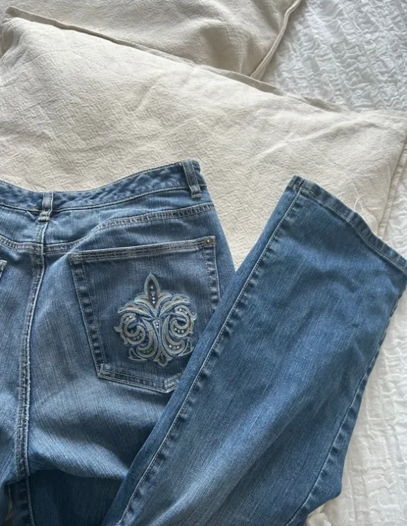 Kuviolliset vintagefarkut