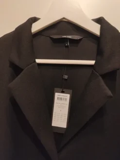 Käyttämätön haalari