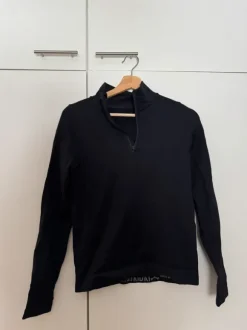 Käyttämättä jäänyt treenipaita