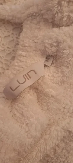 Laadukas, kerran pidetty ja pesty Luin Livin kietaisupyyhe