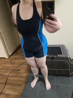 Lahkeellinen uimapuku