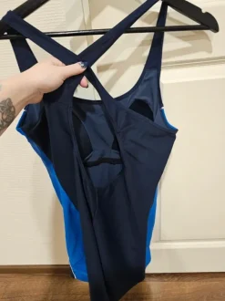 Lahkeellinen uimapuku