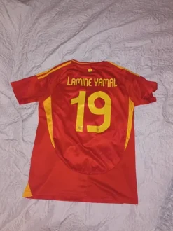 Lamine yamal jersey