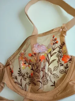 Lascana rintaliivit 80c