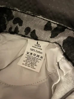 Leopardi farkkushortsit