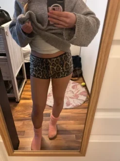 leopardi paljettishortsit