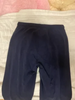 Leveälahkeiset housut