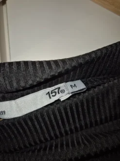 Leveälahkeiset housut