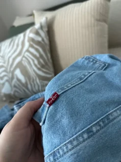 Leviksen farkkuhaalari