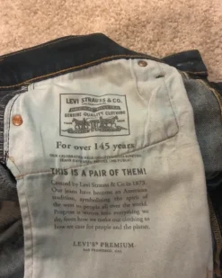 Levis 512