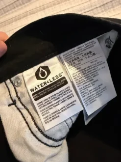 Levi’s 512 mustat farkut