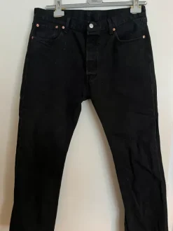 Levi’s 501 Mustat farkut