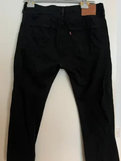 Levi’s 501 Mustat farkut