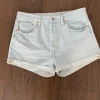 Levis 501 shortsit koko w32