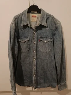 Levi's farkkupaita, M