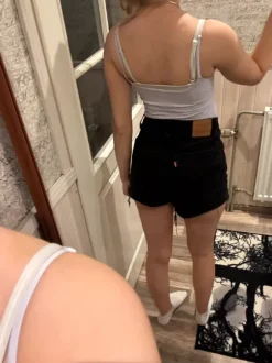 Levis farkkushortsit