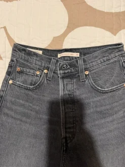 Levis ribcage straight ankle pants