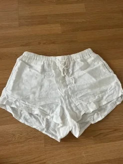 Linen shorts