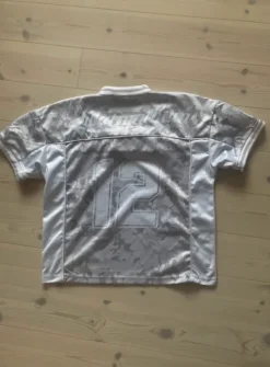 Lukamachain pelipaita