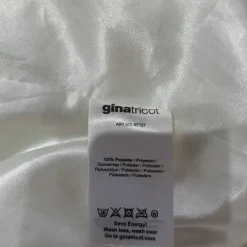 Luonnonvalkoinen ginatricot pörrötakki koko s