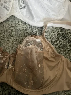 M & S rintaliivejä 80G