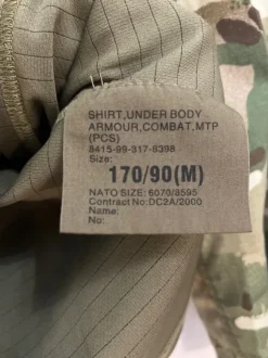 Maastokuvioinen paita