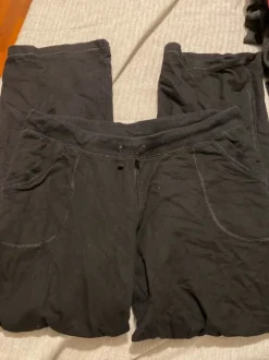 Matalavyötäröiset collegehousut