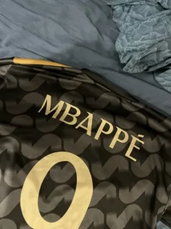 Mbappe paita