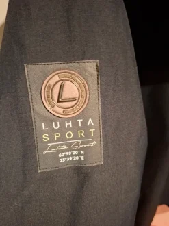 Miesten hyväkuntoinen takki