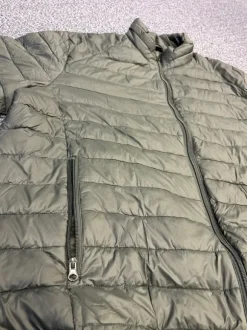 Miesten kevyttoppatakki