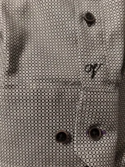 Miesten laadukas kauluspaita.