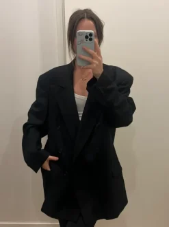 Miesten musta blaseri