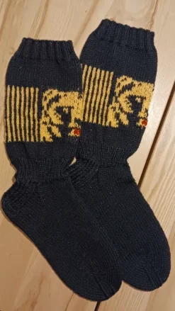 Miesten mustat karhuvillasukat