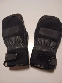 Miesten nahkakinttaat