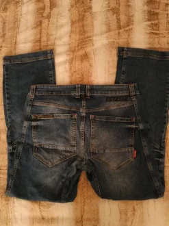 miesten siniset farkut