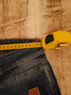 miesten siniset farkut