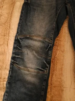 miesten siniset farkut