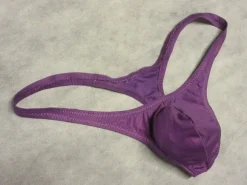 Miesten string-malliset uimahousut