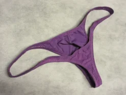 Miesten string-malliset uimahousut