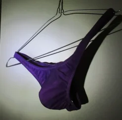 Miesten string-malliset uimahousut