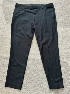 Miesten suorat housut