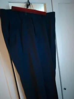 Miesten suorat housut