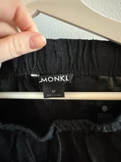 Monki shortsit