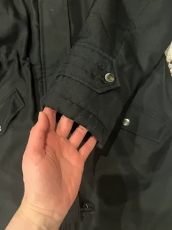 Musta, M-kokoinen, parka mallinen toppatakki