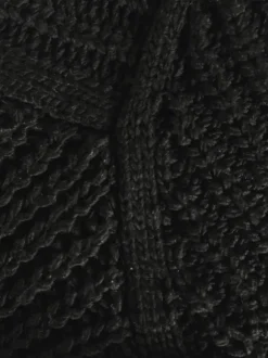 Musta oversize neule