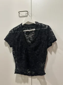 Musta pitsi t paita koko L