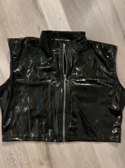 Musta pvc holo toppi vetoketjulla